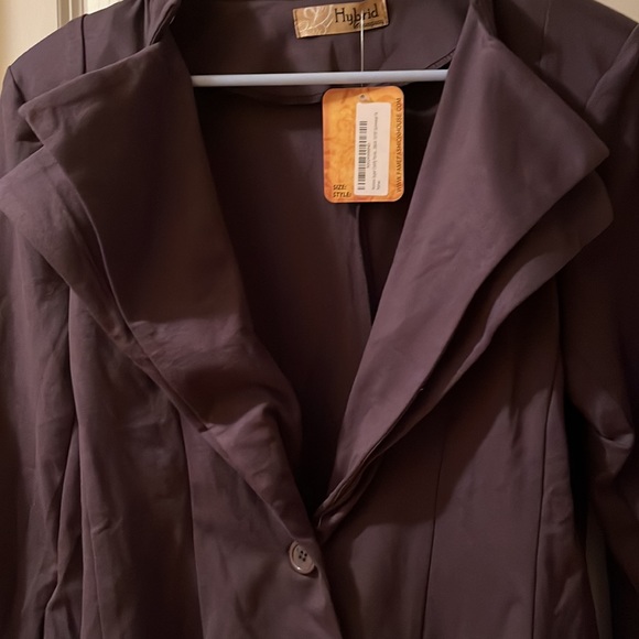 Great condition hybrid company jacket! - Picture 3 of 5
